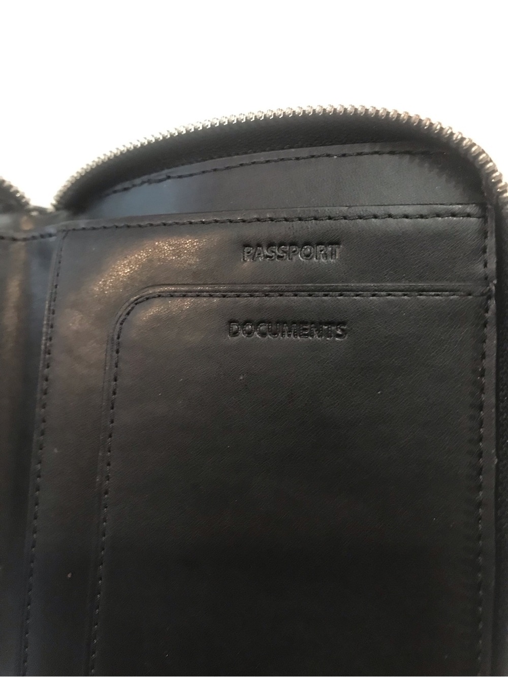 Tumi Belden zip around passport case - Picture 5 of 8